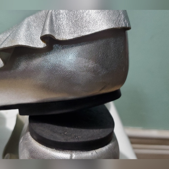 IRO Ruffled Silver Metallic Leather Pointed Toe D'Orsay Flats sz 41 - Picture 11 of 15